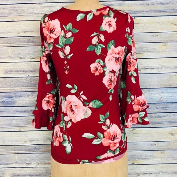 Medium First Love Floral Top bell sleeves - Picture 2 of 4